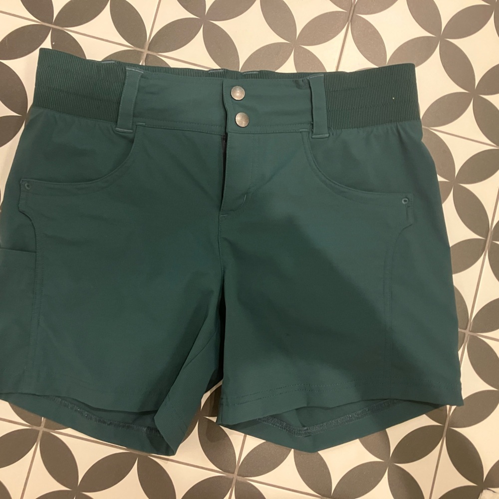Title Nine Clamber Hiking Shorts size 8